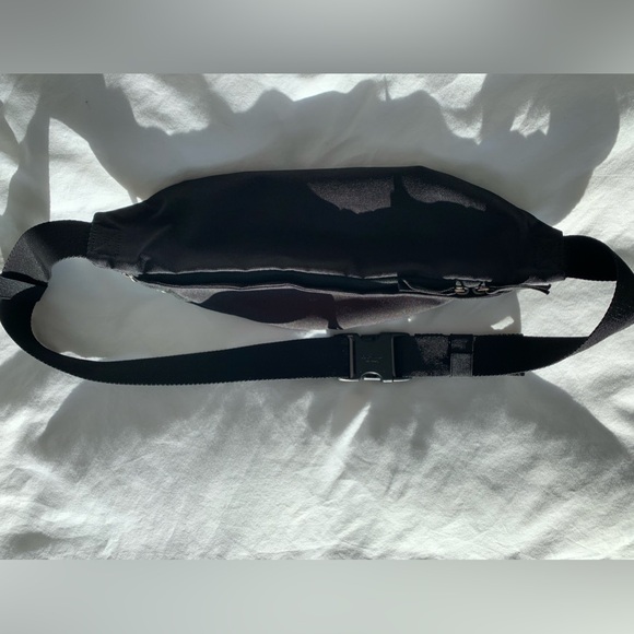 Nike Heritage Fanny Pack Belt Bag Black - Picture 4 of 8